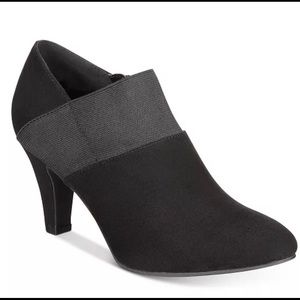 Karen Scott Bryann shootie